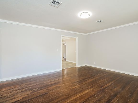 4th image of 210 S 70th East Ave