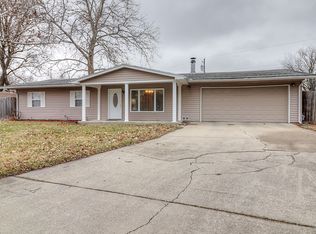 4 Southwood Ct, Champaign, IL