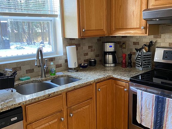 3rd image of 292 Meadowlark Dr