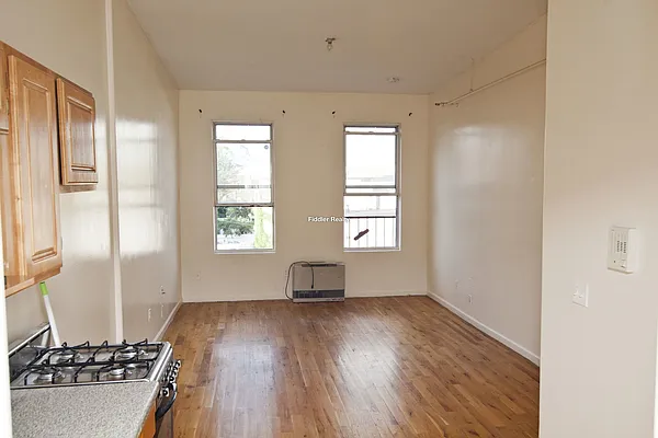 Rented by Fiddler Realty | media 10