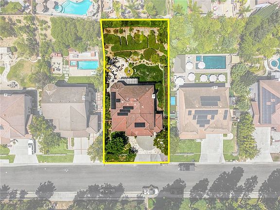 3rd image of 17887 Mariposa Ave