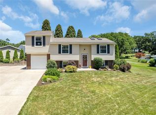 108 Old Ridge Rd, Coraopolis, PA 15108