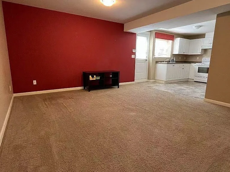 789X 211b St #BASEMENT — Photo 3