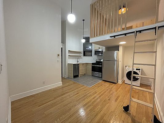 2nd image of 175 Avenue B #1A