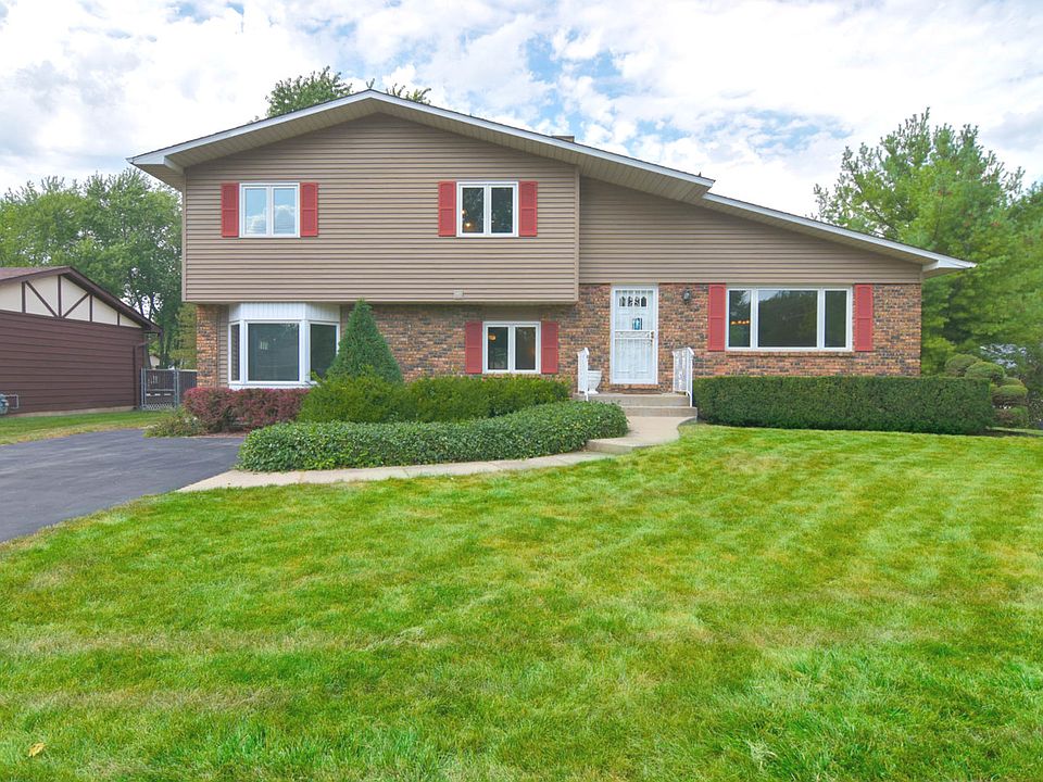 1st image of 3660 Woodlawn Ave