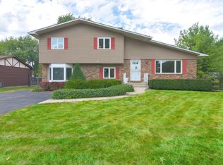 3660 Woodlawn Ave, Gurnee, IL 60031