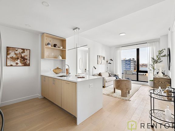5th image of 555 W 45th St #4L