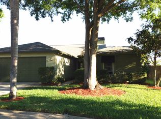 8824 Hampden Dr, Tampa, FL 33626