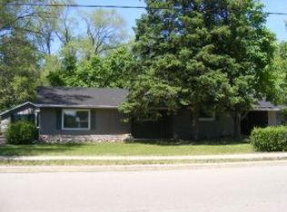 1135 Riverside Dr, Waupaca, WI 54981