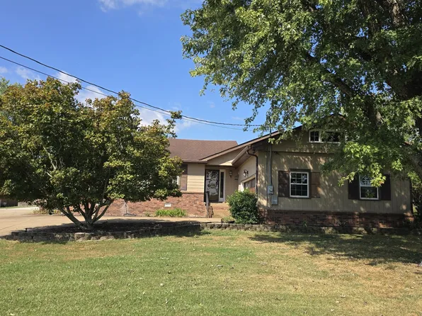 1206 Douglas Bend Rd, Gallatin, TN 37066