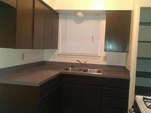 4th image of 551 Johnson Dr