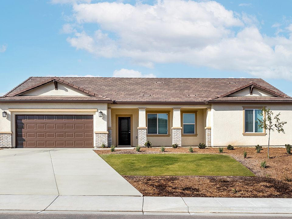 Enjoy flexible living in this 4 bedroom, 2 bathroom home.