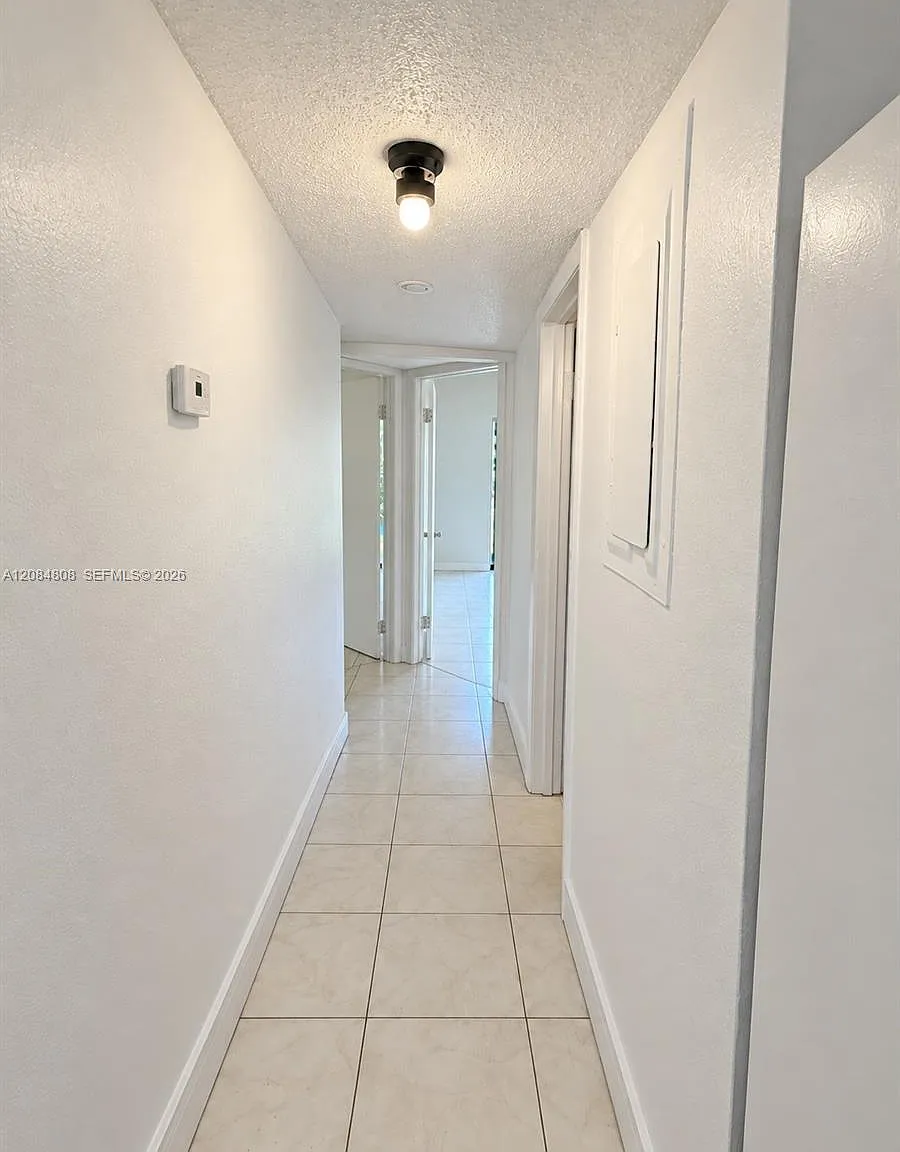 Orchard Lake Town Houses — Photo 4