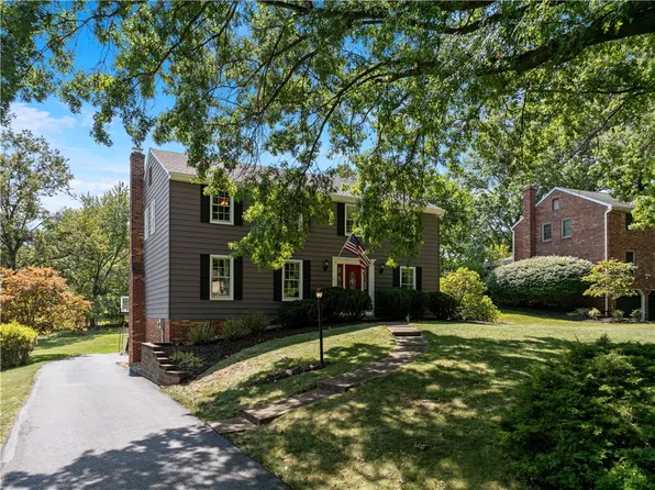 1552 Field Club Dr, Pittsburgh, PA 15237