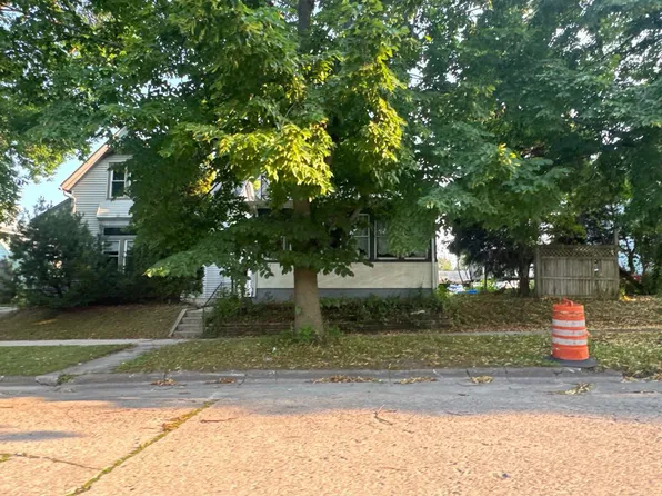 1523 Saint Clair Ave, Sheboygan, WI 53081