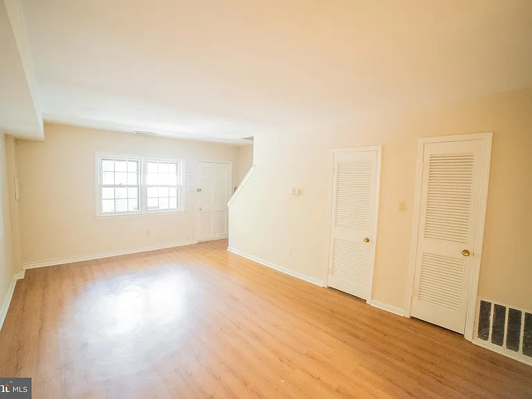 2300 Naudain St #N — Photo 5