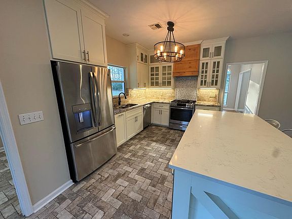 4th image of 2542 Maddox Rd