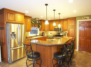 2931 Olde Country Ln, Dubuque, IA 52001