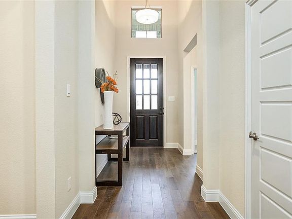 4th image of 3032 Martha Dr