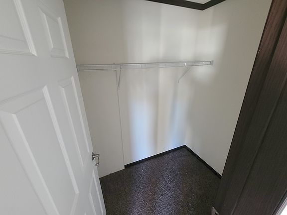 4th image of 516 Courtland Ln #651