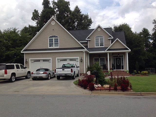 1st image of 814 Stoney Brook Dr