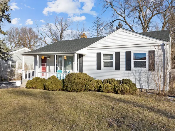 151 S Lincoln Ave, Mundelein, IL 60060