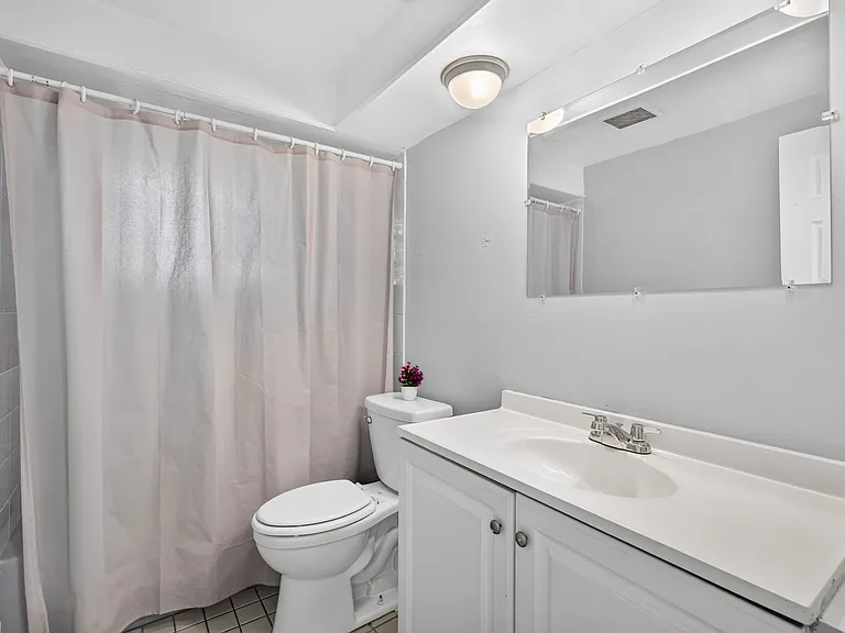7633 Rottingham Rd — Photo 9