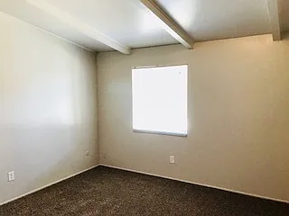 Beverly Court — Photo 2
