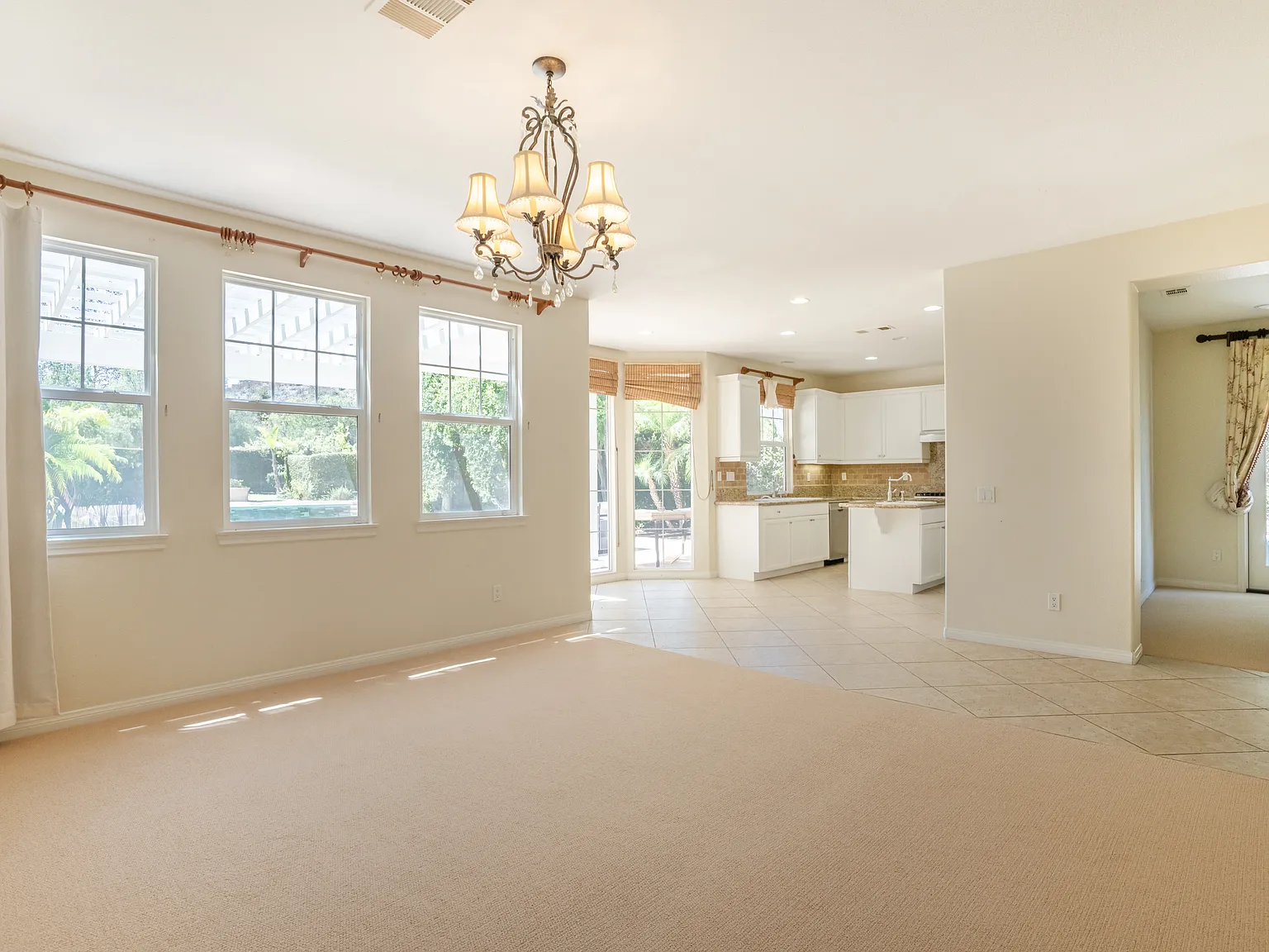 4 bed, 3002 sqft, $8,000 — Photo 3