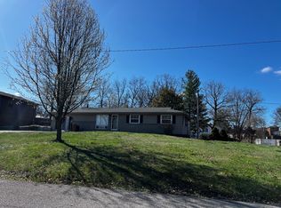 33 Westwood Dr, Mount Vernon, IL 62864