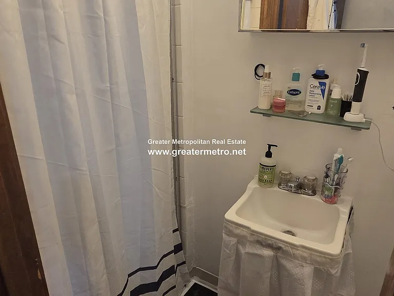 45 Charter St #8 — Photo 9
