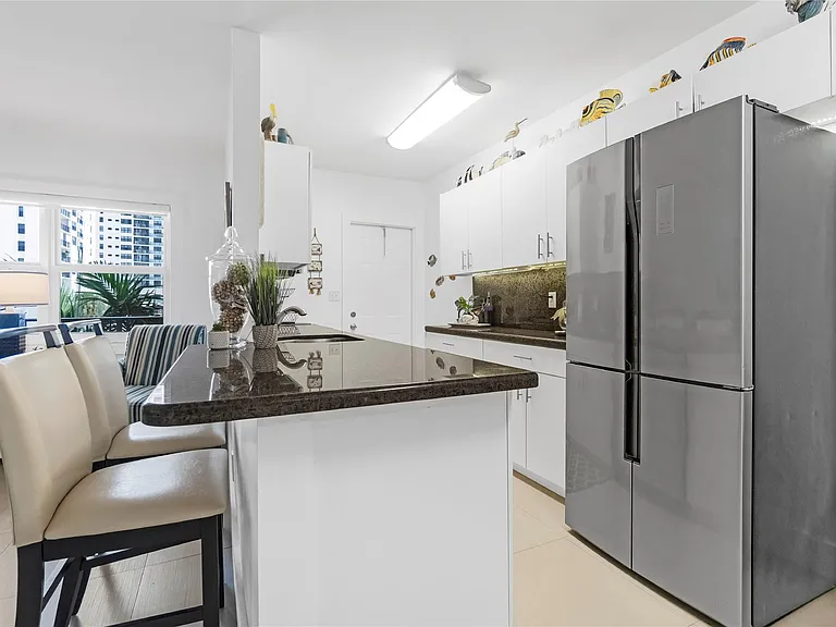 2600 S Ocean Dr #308 — Photo 9