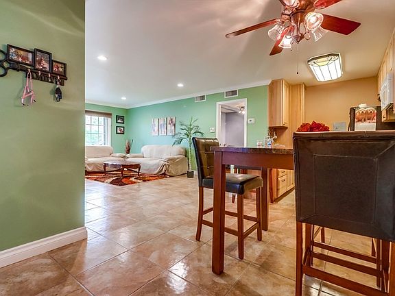 4th image of 23515 Lyons Ave Unit 122