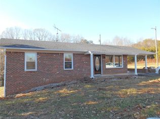 1100 Jessup Grove Church Rd, Pilot Mtn, NC 27041