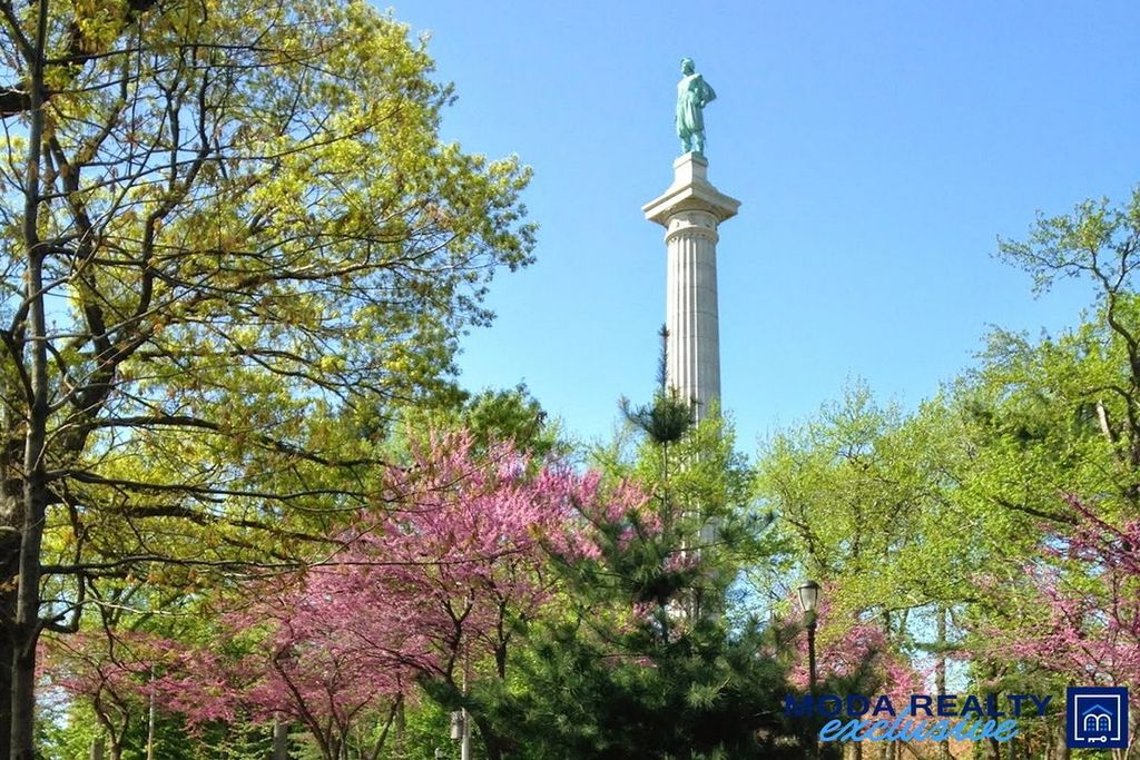 4 Bed 2 Bath Property, New York • 1,600 Sq Ft