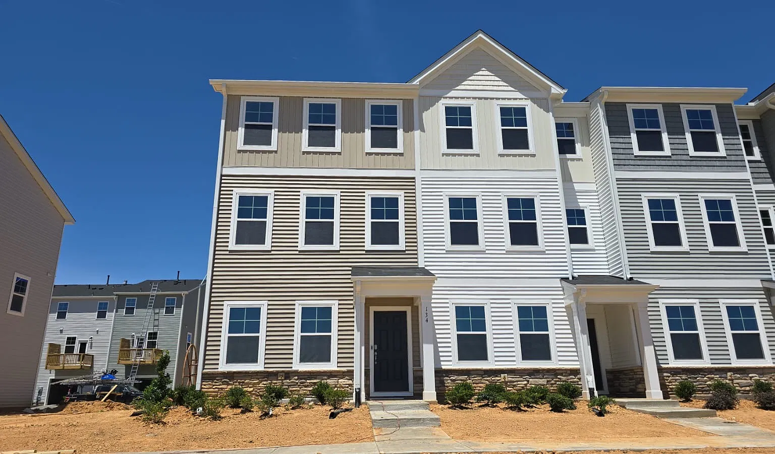 3 bed, 1794 sqft, $1,850 — Photo 1
