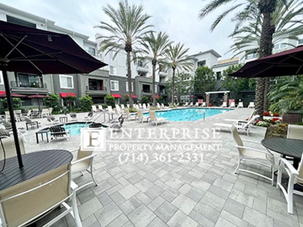 1801 E Katella Ave APT 2006