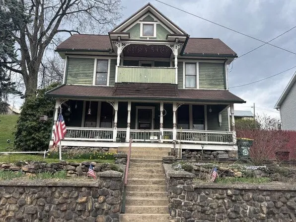 76 Montgomery St, Montgomery, PA 17752