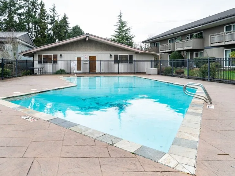 COURTYARD APTS-MUKILTEO — Photo 21
