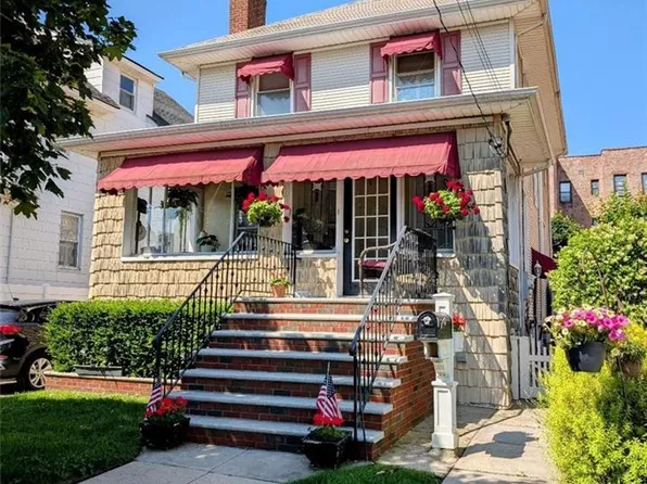 253 Beach 128th St, Rockaway Park, NY 11694