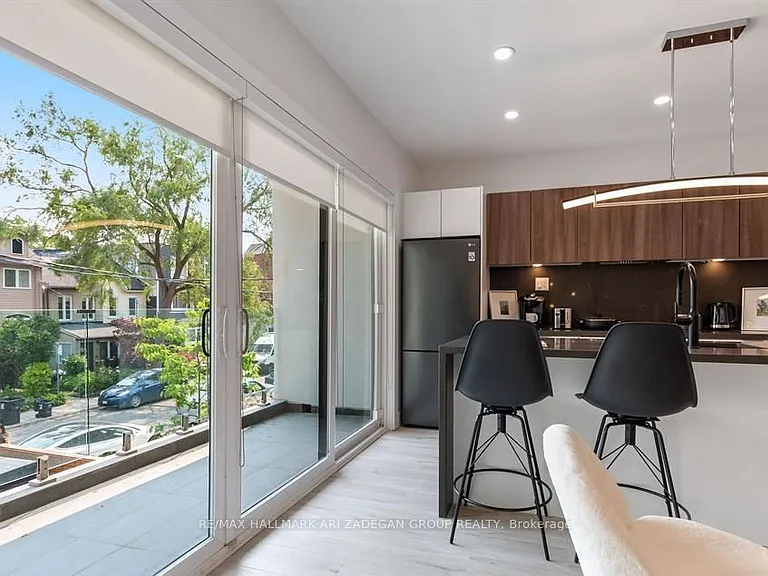 16 Minto St #2 — Photo 12