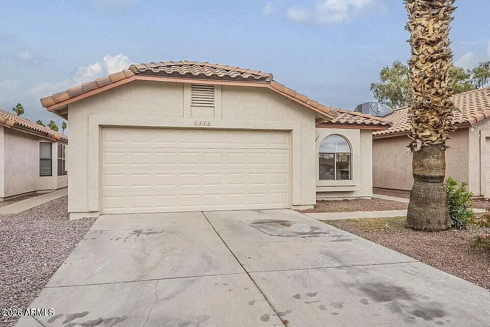 3 bed, 2.0 bath, 1396 sqft, $1,800 — Photo 3
