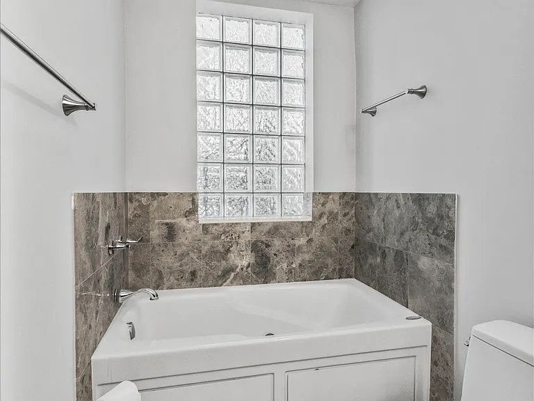 1747 N Wolcott Ave #2 — Photo 12