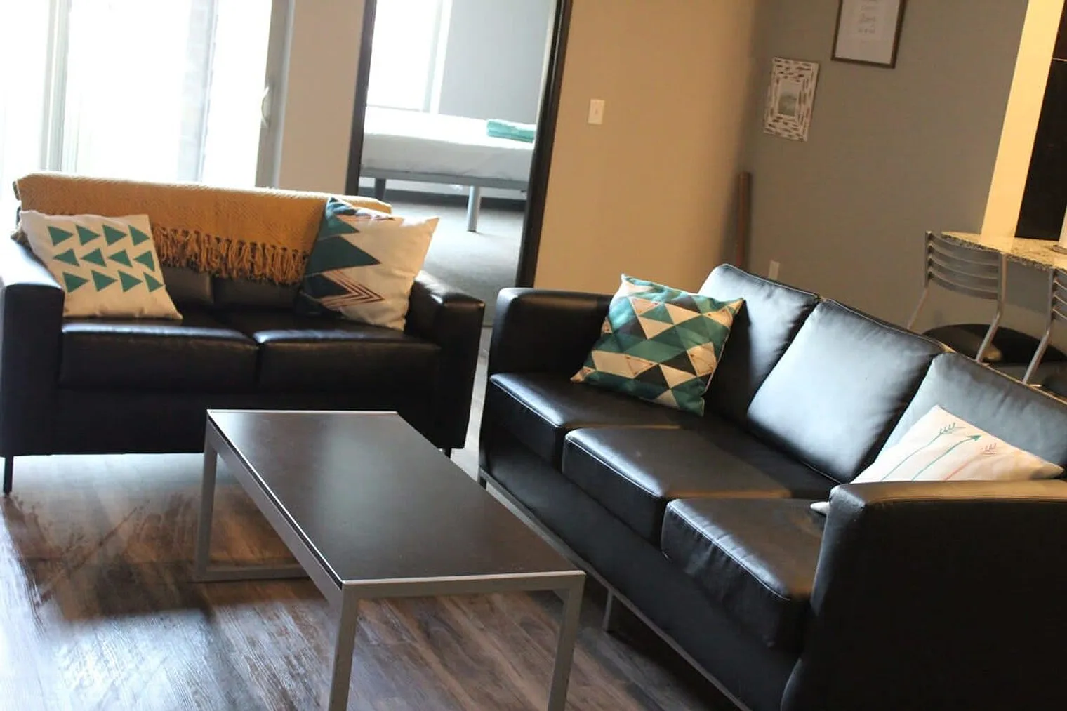 2 bed, 2.0 bath, 979 sqft, $2,561 — Photo 1