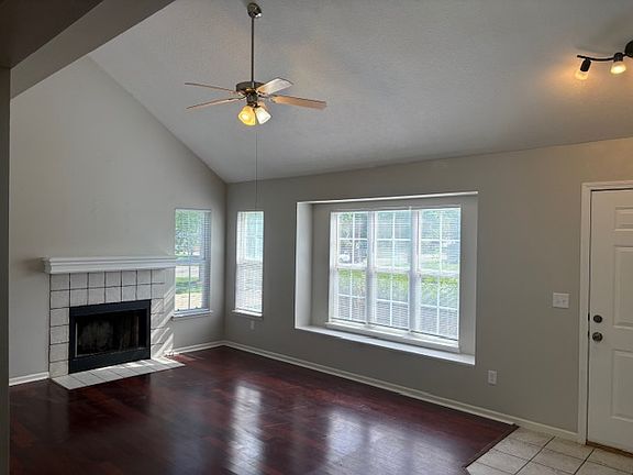 5th image of 2513 Prairie Elm Dr