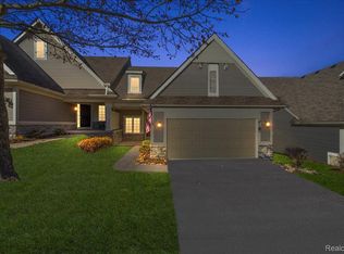 8126 Sequoia Ln, White Lake, MI