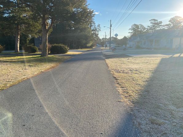 8 Johnson St, Onancock, VA 23417