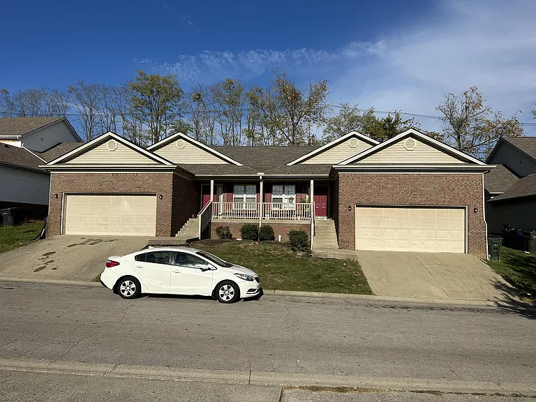 2543 Danielle Ln — Photo 1