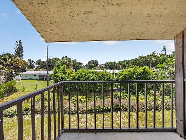 708 SW Gardens Blvd — Photo 20