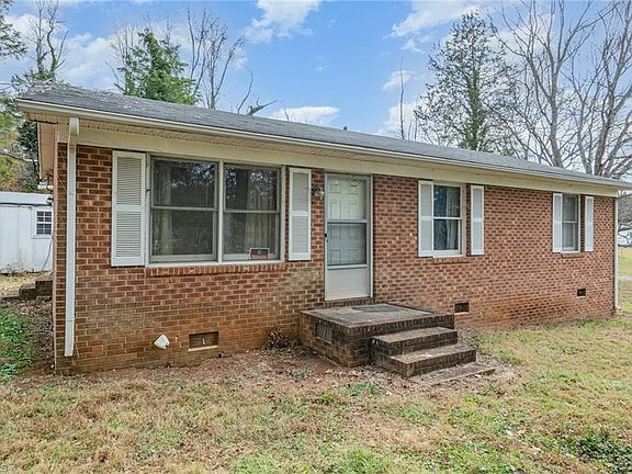 3rd image of 3734 Carole Dr